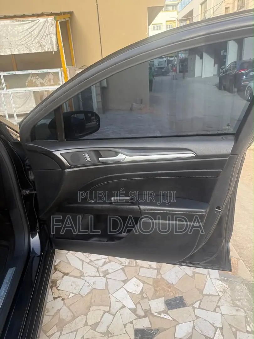 Ford Fusion 2018 Noir