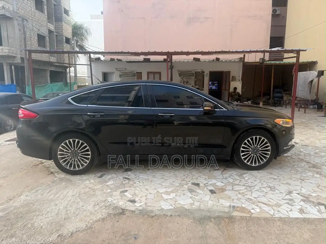 Ford Fusion 2018 Noir