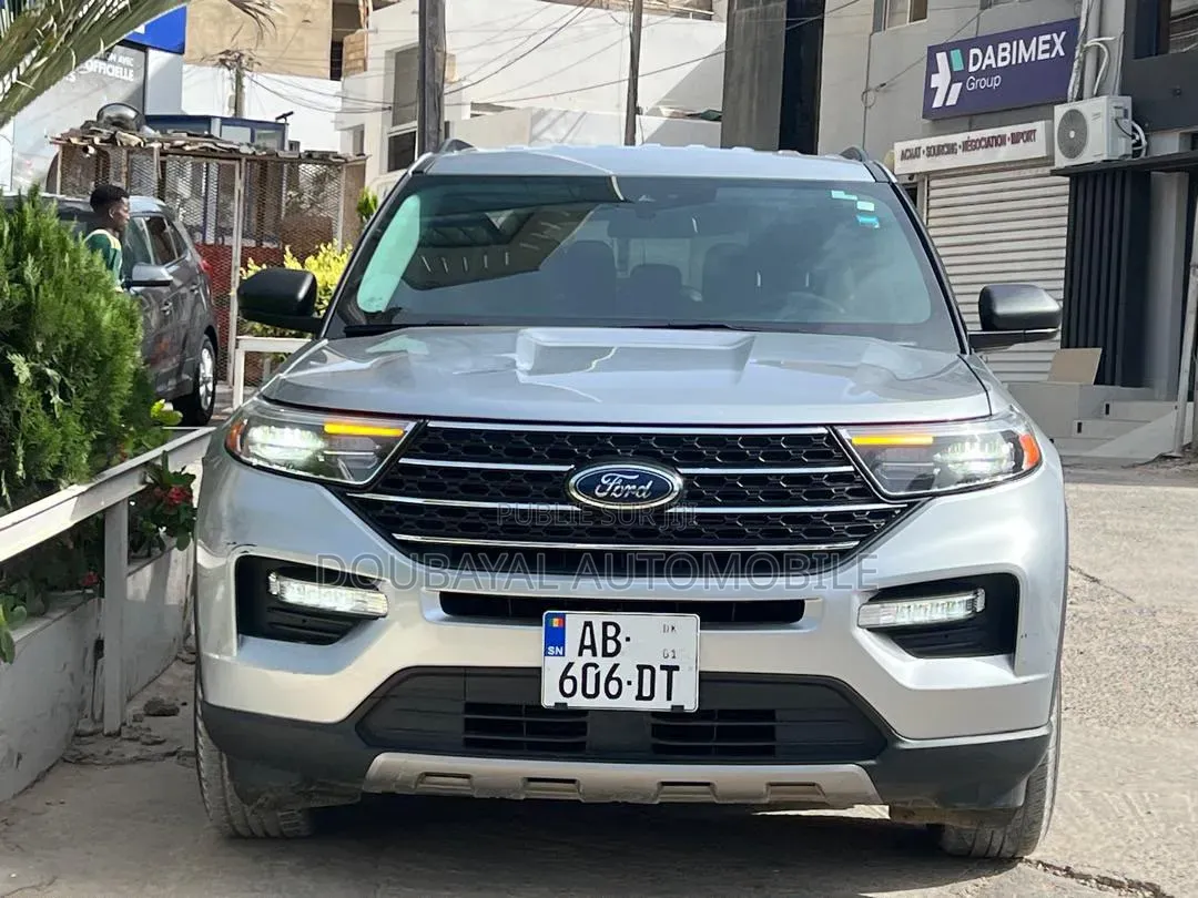 Ford Explorer 2024 Gris