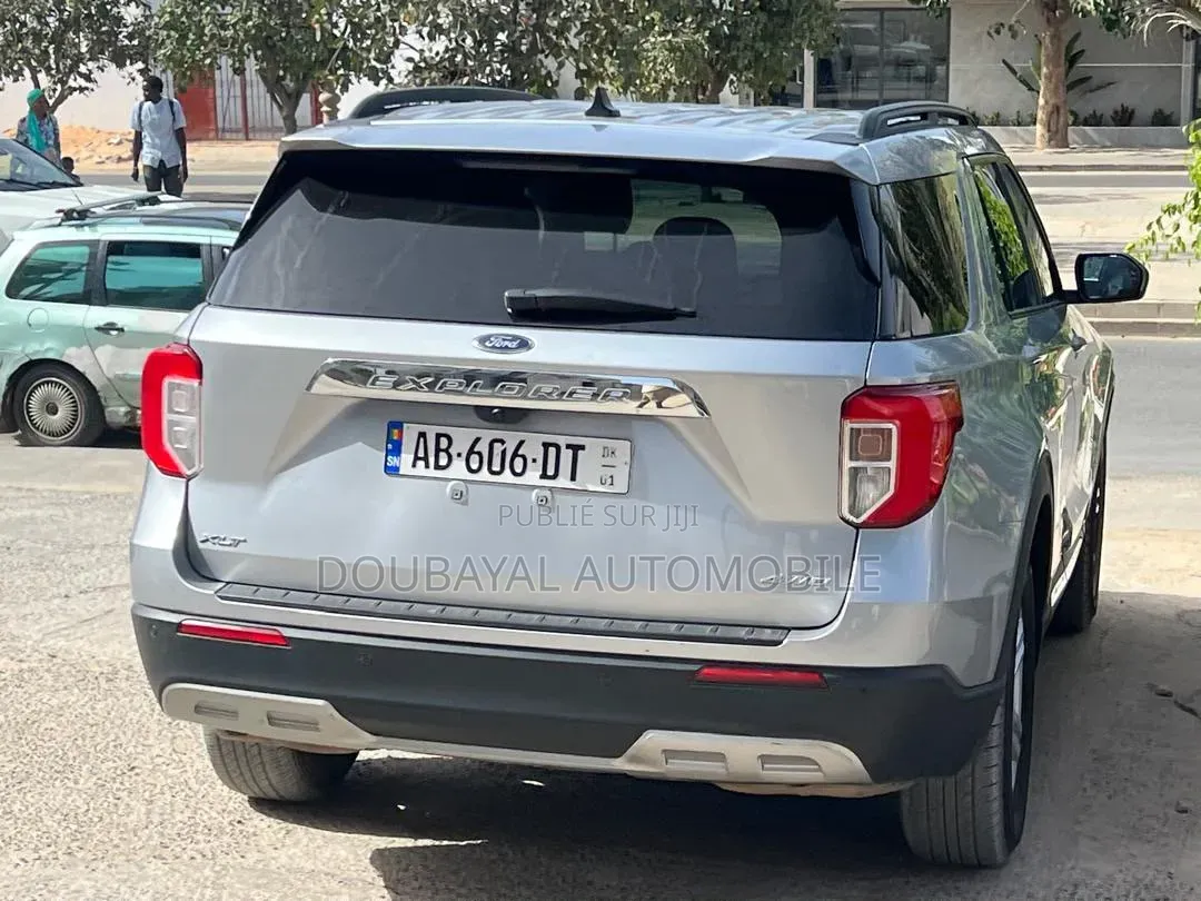 Ford Explorer 2024 Gris