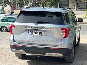 Ford Explorer 2024 Gris