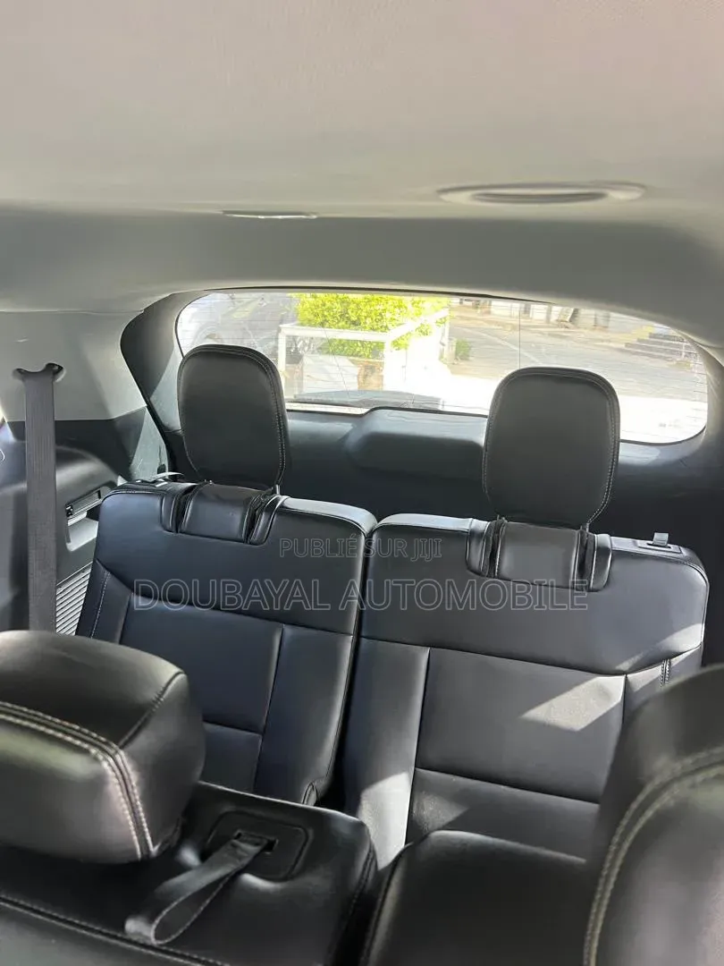 Ford Explorer 2024 Gris