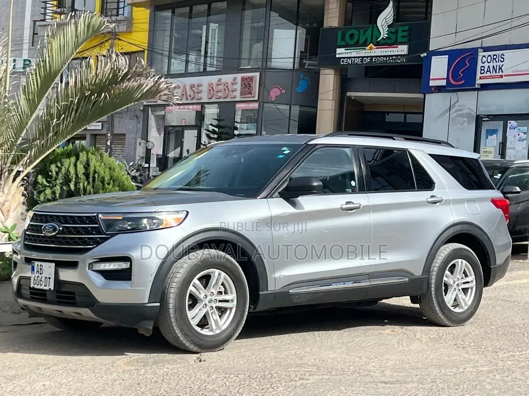 Ford Explorer 2024 Gris