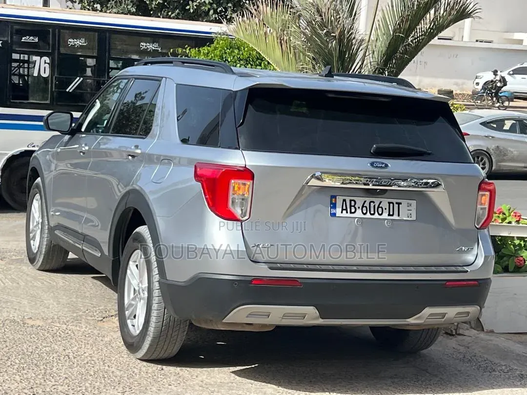 Ford Explorer 2024 Gris