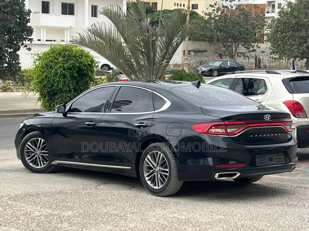 Hyundai Grandeur 2017 Noir Mat