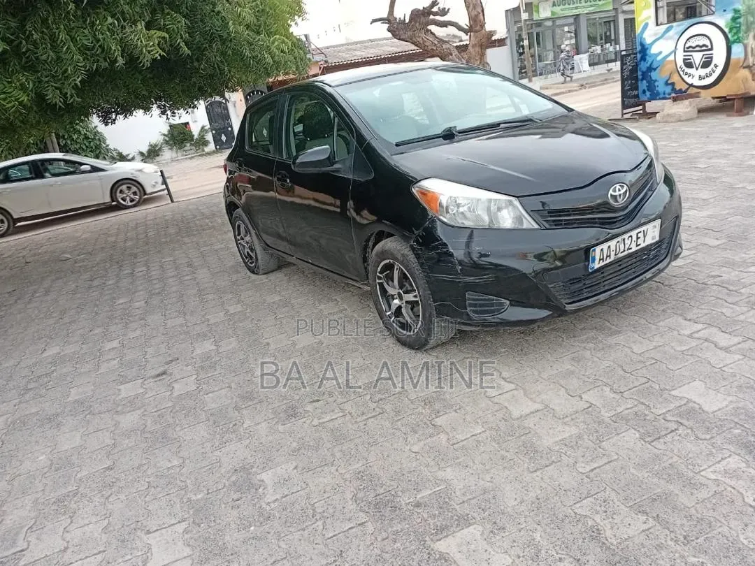 Toyota Yaris 2015 Noir