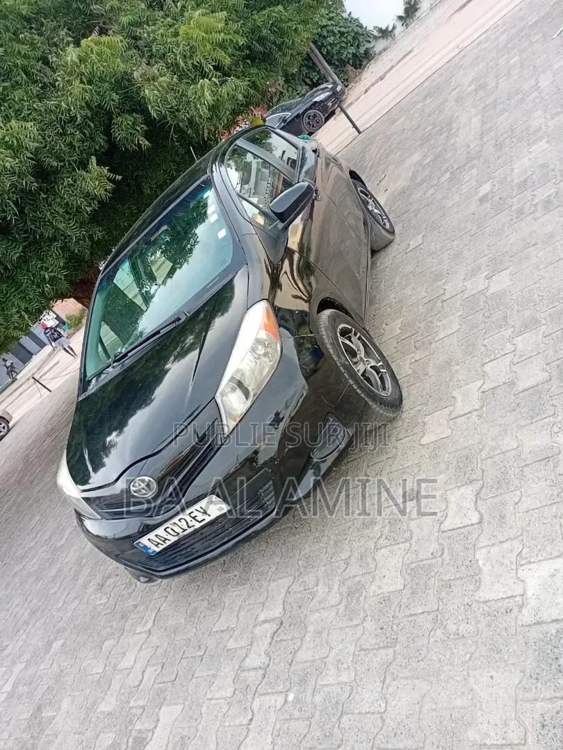 Toyota Yaris 2015 Noir