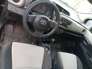 Toyota Yaris 2015 Noir