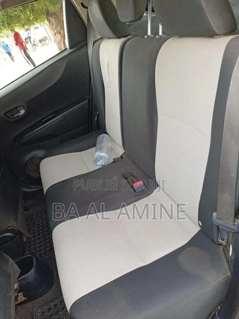 Toyota Yaris 2015 Noir