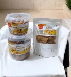 Croquettes Artisanales Produits Locaux De Différentes Saveurs .