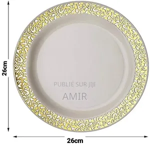 Dix Assiettes en Plastique (10pcs)