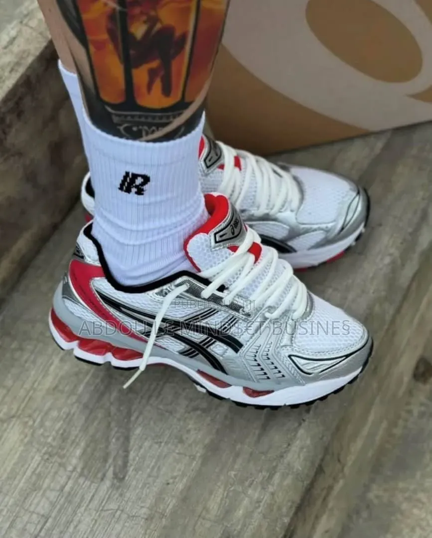 Asics Gel Kayano 14 Rouge-Gris Disponible