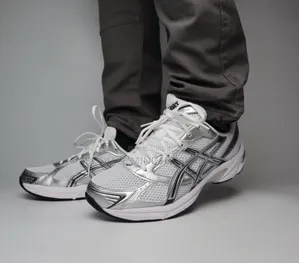 Asics Gel 14 Gris-Blanc Disponible