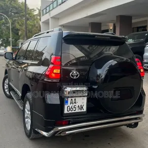 Toyota Land Cruiser Prado 2017 Noir Mat