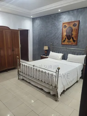 Meublé 10chbre Villa dans Résidence, HLM à Louer