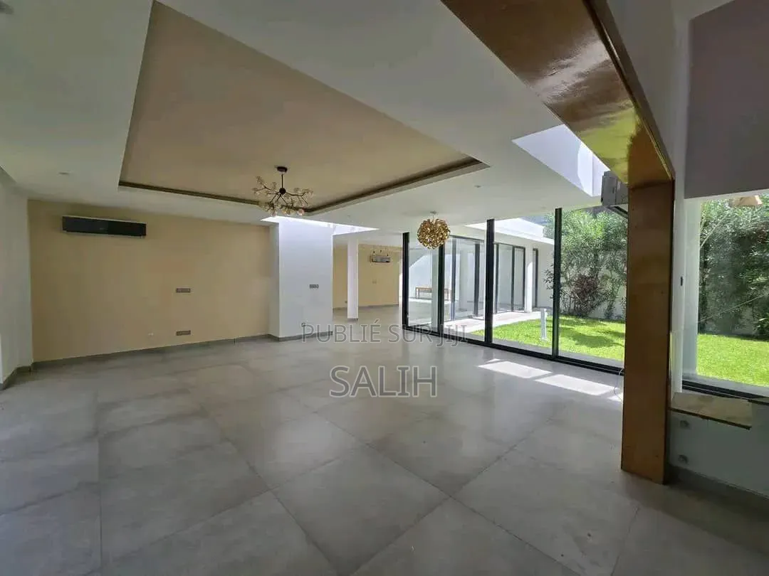 5chbre Villa dans Salih-Immo Et, Mermoz Sacré-Cœur à Louer