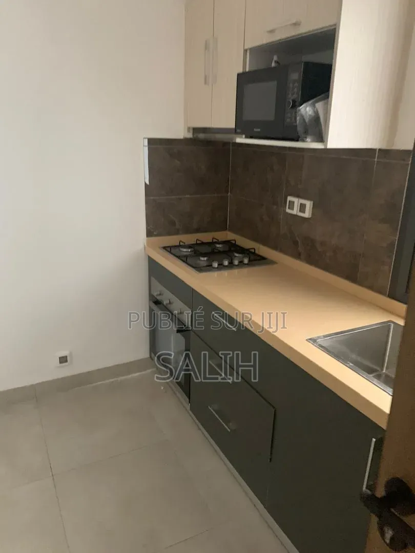 2chbre Appartement dans Salih-Immo Et, Fann-Point E-Amitié à Vendre