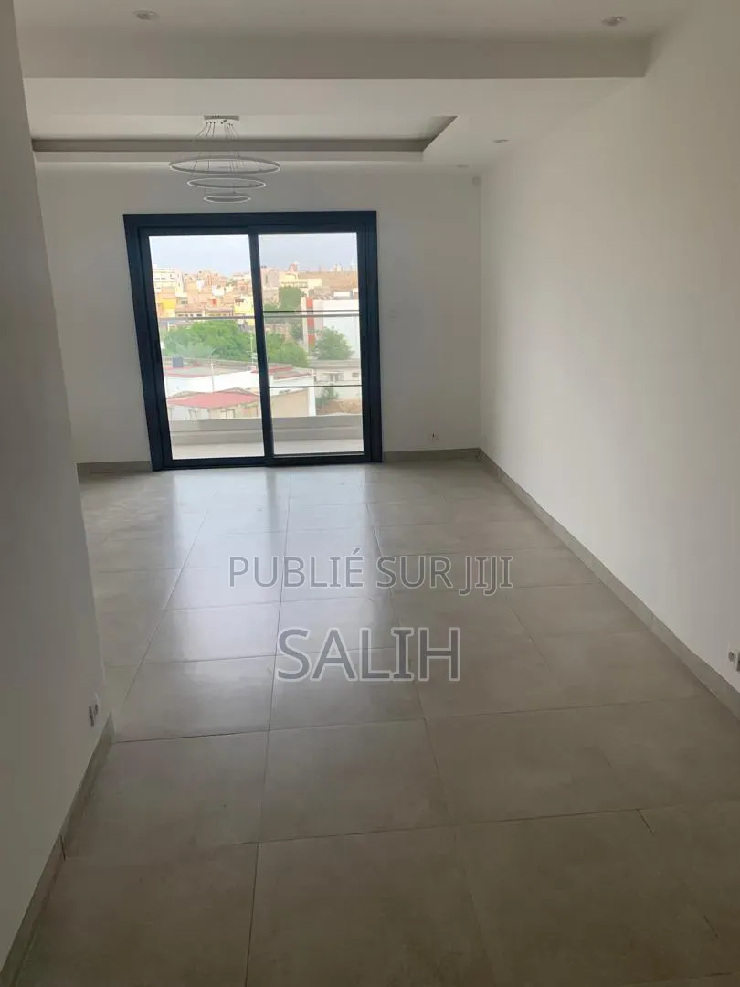 2chbre Appartement dans Salih-Immo Et, Fann-Point E-Amitié à Vendre