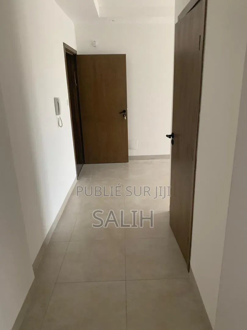 2chbre Appartement dans Salih-Immo Et, Fann-Point E-Amitié à Vendre