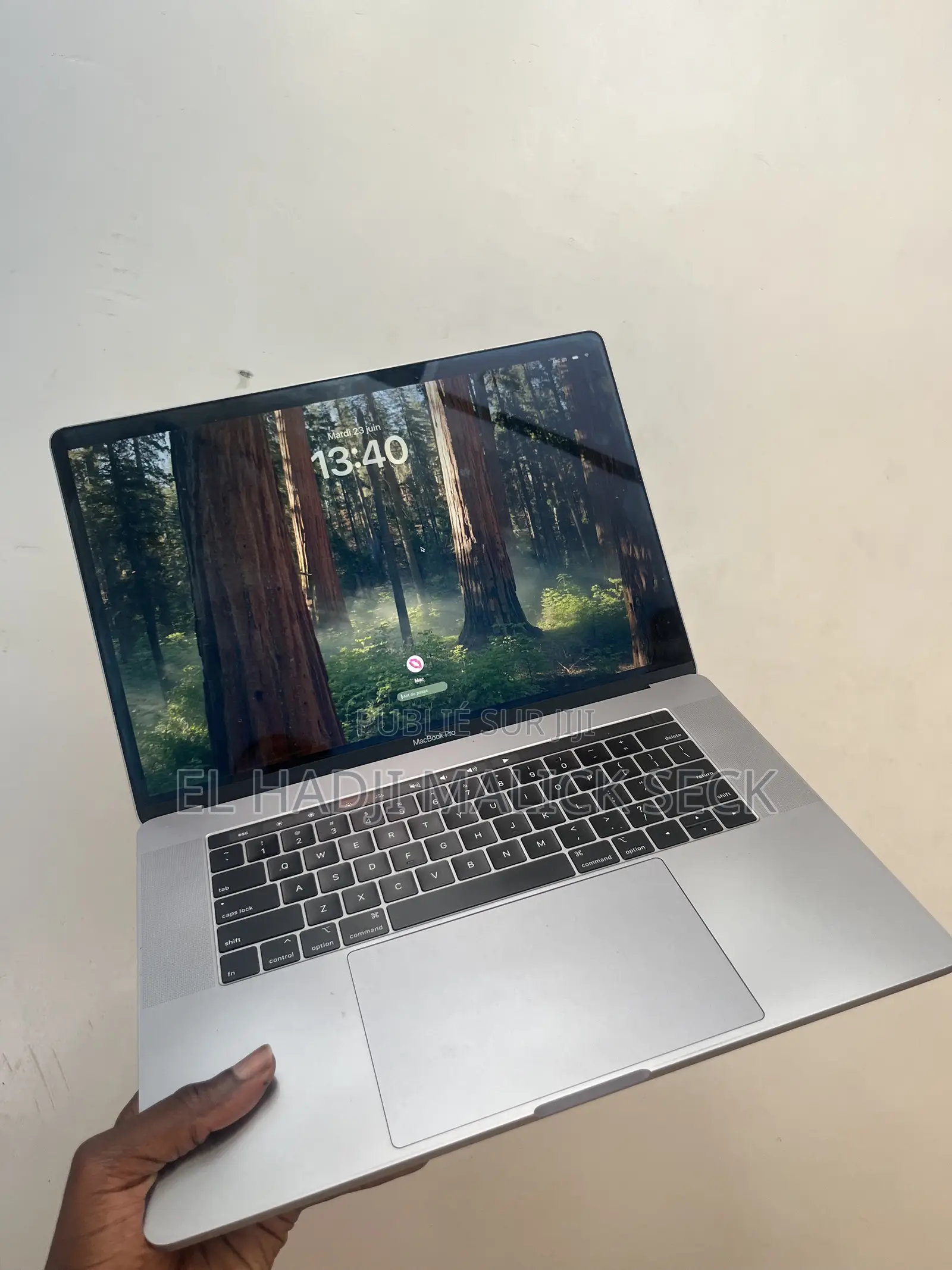 Ordinateur portable Apple MacBook Pro 2019 16GB Intel Core i7 SSD 256GB