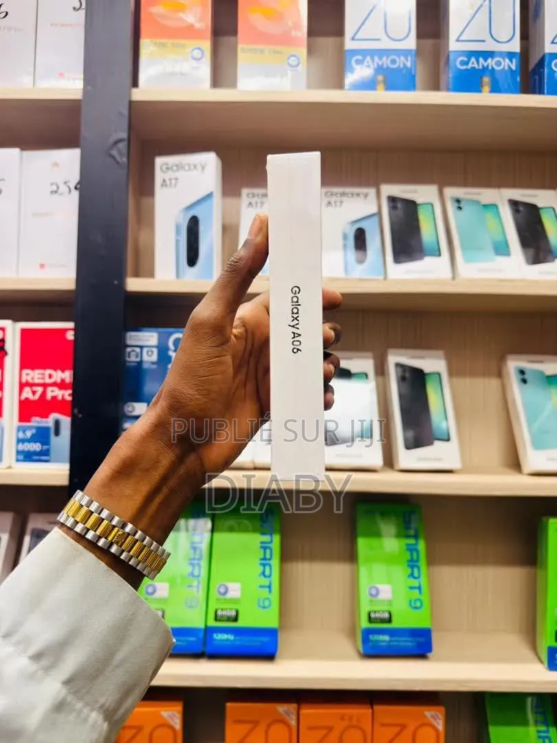 Nouveau Samsung Galaxy A06 128 GB Noir