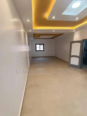 4chbre Maison dans Villa R+2 À Louer À à Louer