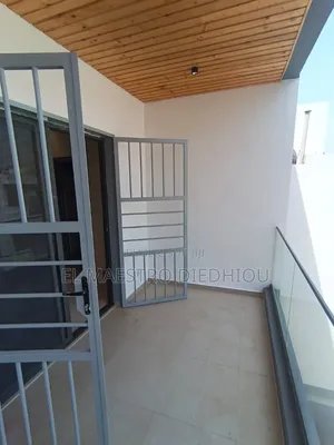 4chbre Maison dans Villa R+2 À Louer À à Louer