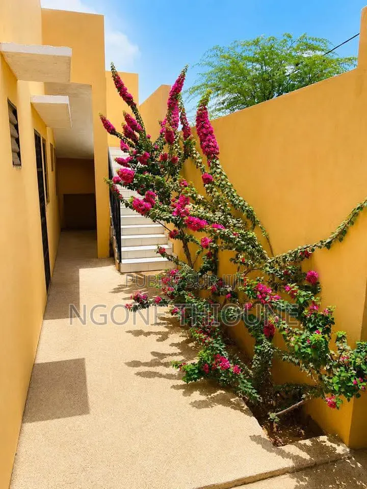 4chbre Villa dans Guediawaye à Vendre