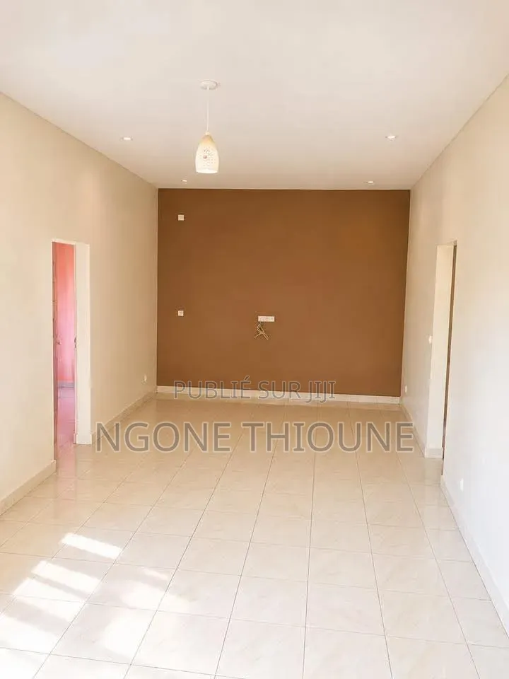 4chbre Villa dans Guediawaye à Vendre
