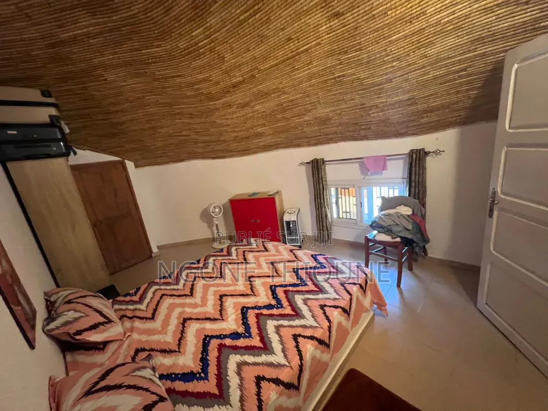 3chbre Villa dans Thiès Sud à Vendre