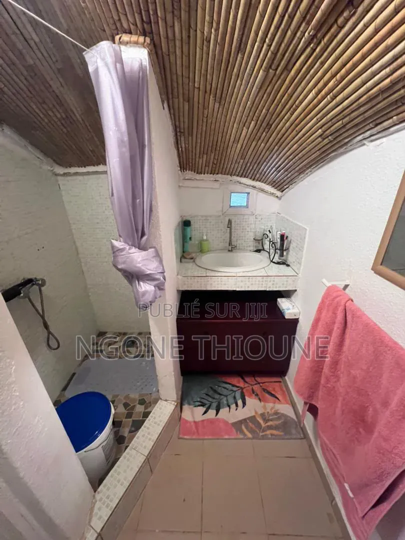 3chbre Villa dans Thiès Sud à Vendre