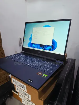 Nouveau Ordinateur portable HP Victus 15 16GB AMD Ryzen 5 SSD 512GB