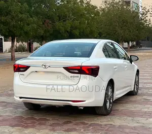 Toyota Avensis 2016 Blanc