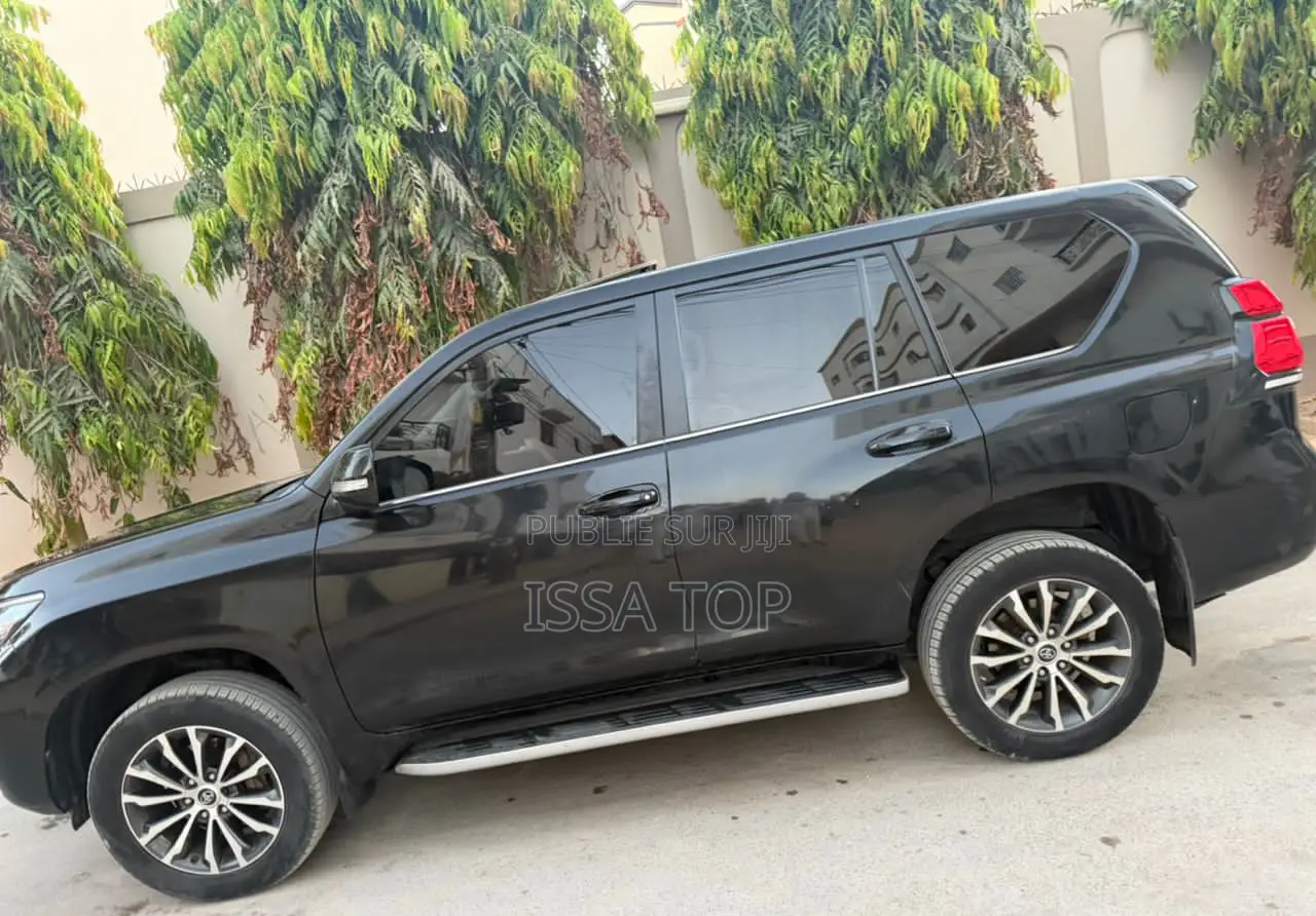 Toyota Land Cruiser Prado 2018 Noir