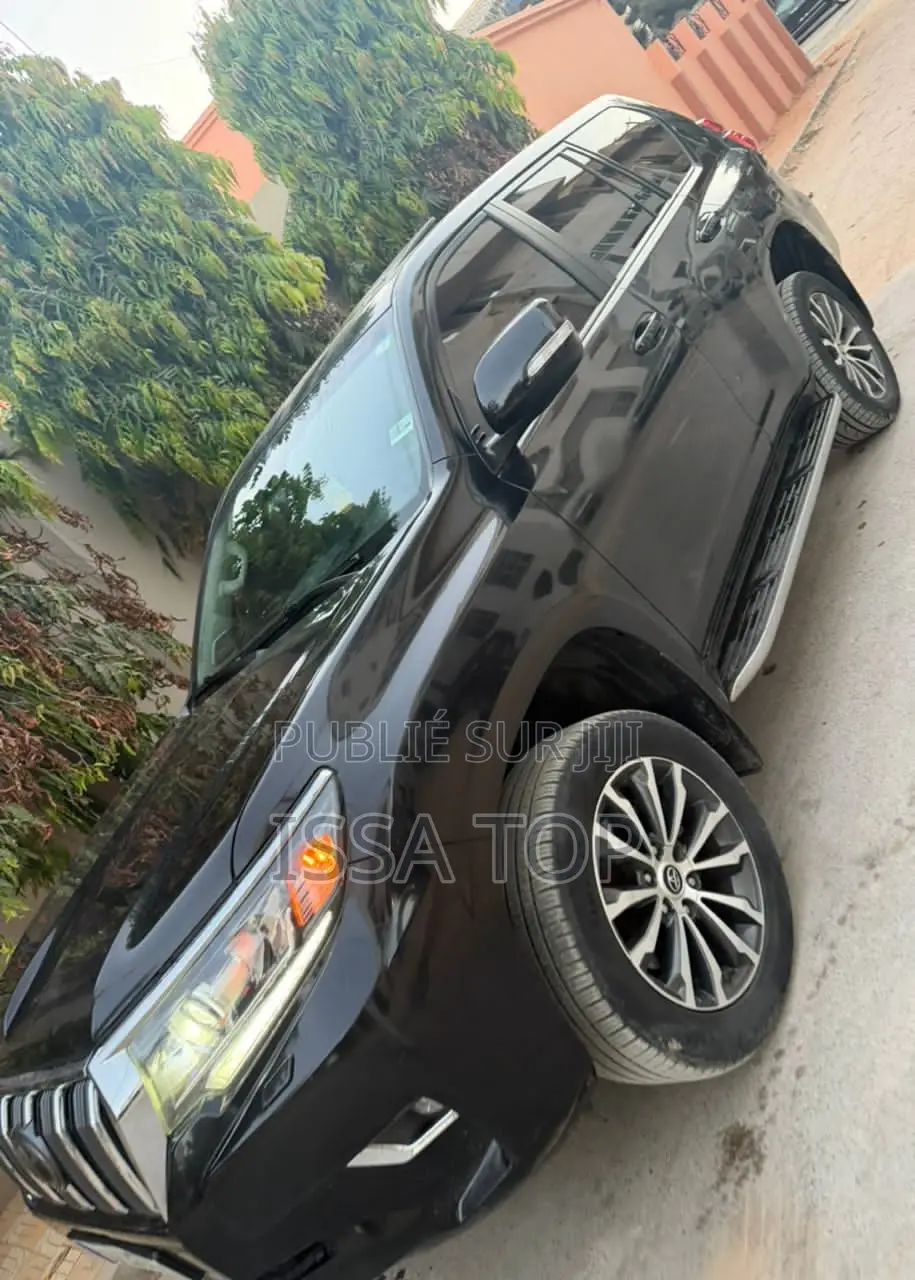 Toyota Land Cruiser Prado 2018 Noir