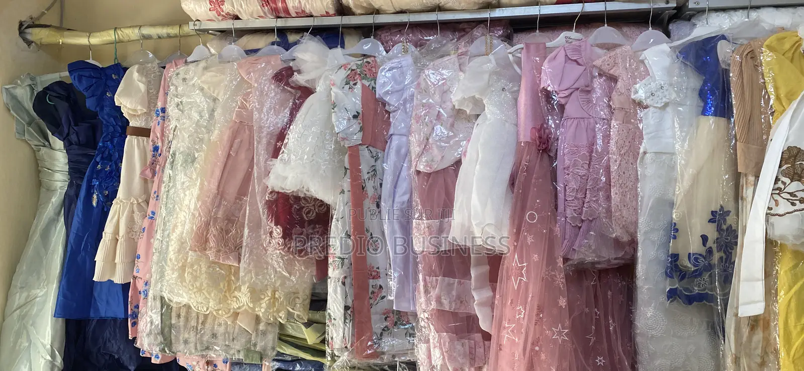 Robes Enfants De 1 Mois À 13 Ans Prix De 4000f À 10.000f