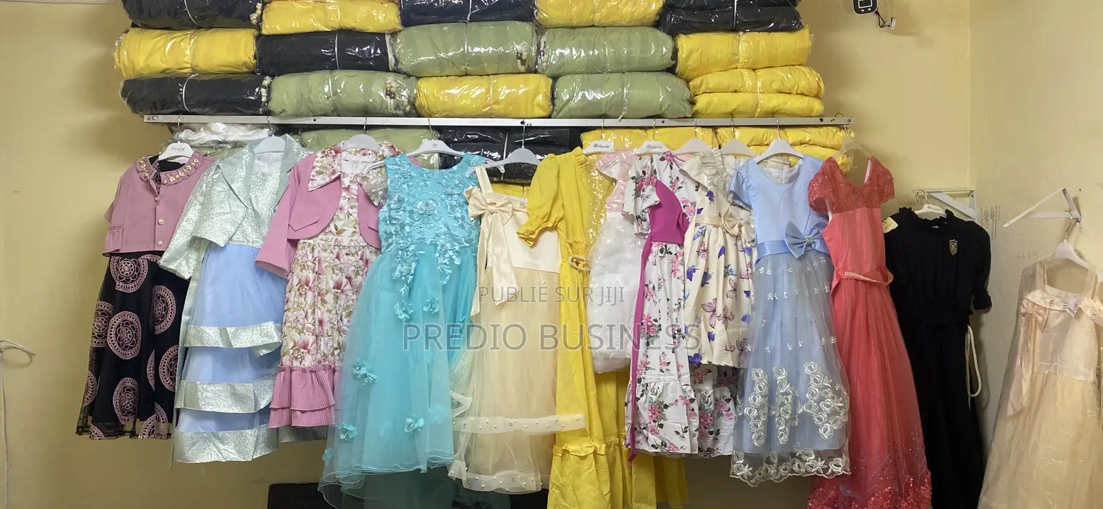 Robes Enfants De 1 Mois À 13 Ans Prix De 4000f À 10.000f