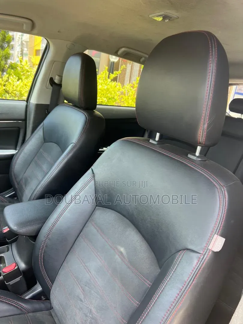 Mitsubishi Outlander 2019 Noir Mat