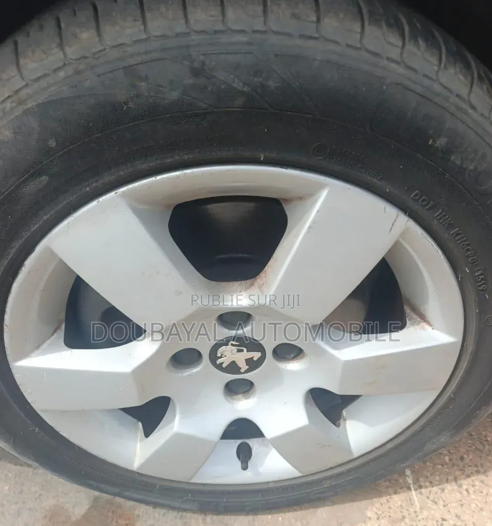 Peugeot 5008 2016 Gris