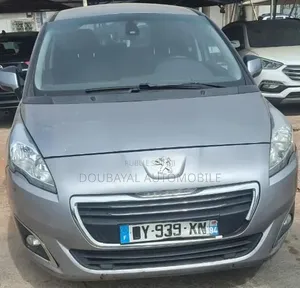 Peugeot 5008 2016 Gris