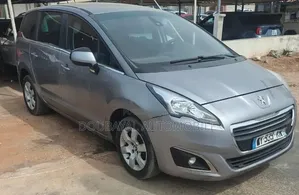 Peugeot 5008 2016 Gris
