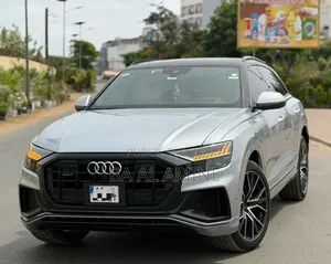 Audi Q8 55 Premium AWD quattro 2020 Gris