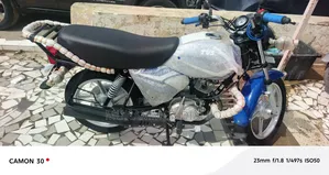 Nouveau TVS HLX 125 2018 Bleu