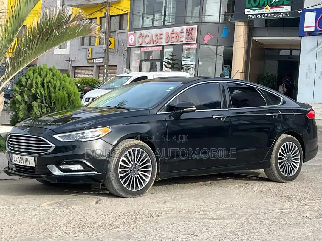 Ford Fusion 2018 Noir Mat