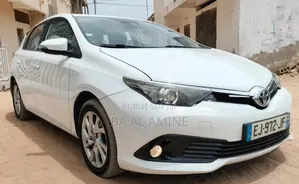 Toyota Auris 2017 Blanc