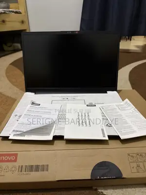 Nouveau Ordinateur portable Lenovo V15 G4 8GB AMD Ryzen 3 SSD 512GB