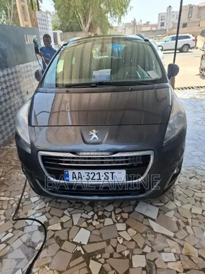Peugeot 5008 2017 Gris