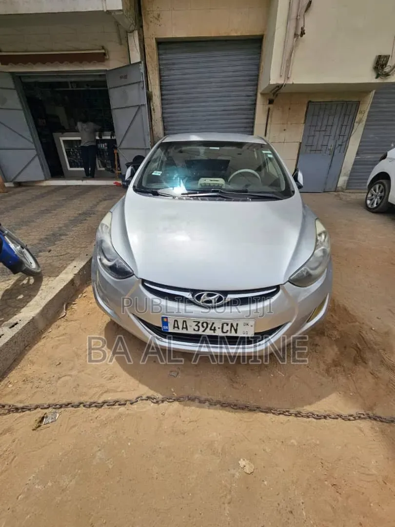 Hyundai Avante 2014 Gris