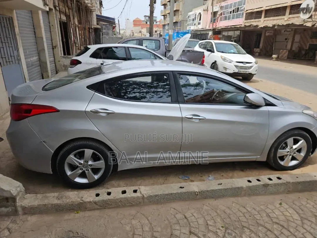 Hyundai Avante 2014 Gris