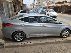 Hyundai Avante 2014 Gris